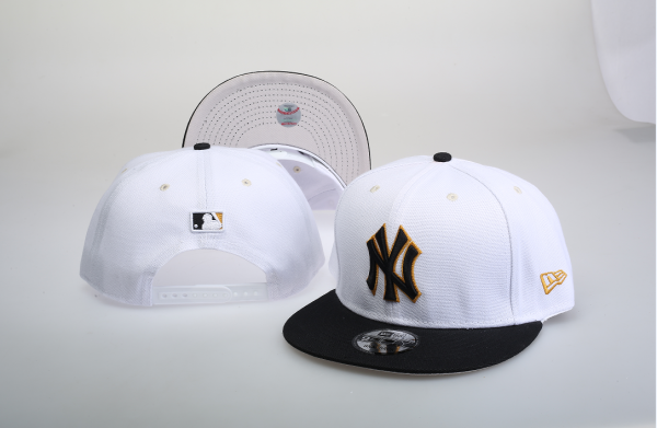New York Yankees Black and White Cap
